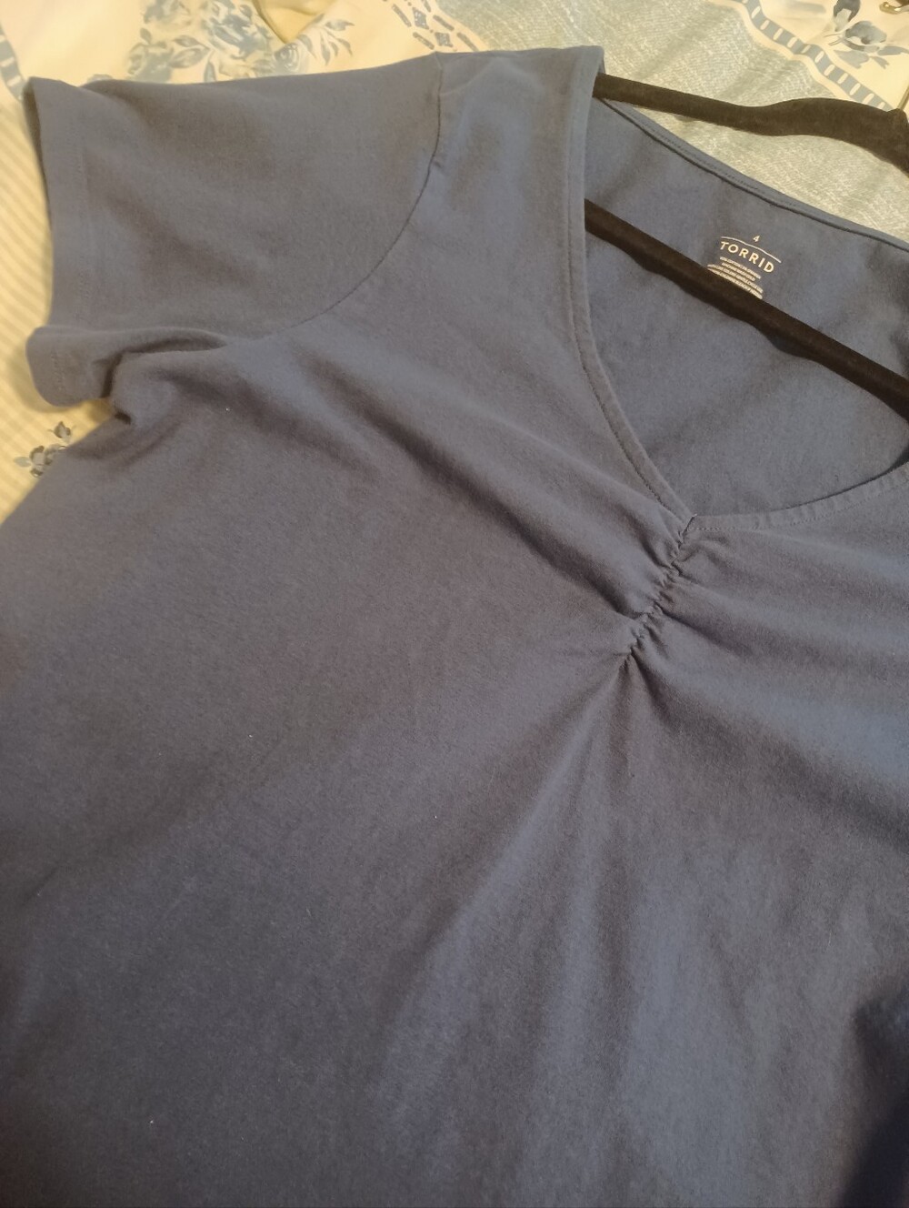 torrid Navy Short Sleeve V-Neck Tee with Gather Detail